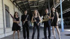 La formación está compuesta por Gabriel Fernández, en flauta; Rosalía Greppi, en oboe; Julieta Moline, en clarinete: Darío Frontuto, en corno y Susana Schlaen, en fagot. La formación está compuesta por Gabriel Fernández, en flauta; Rosalía Greppi, en oboe; Julieta Moline, en clarinete: Darío Frontuto, en corno y Susana Schlaen, en fagot.