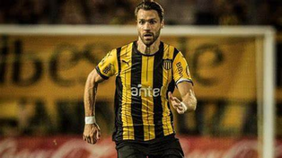 Kagelmacher no sólo es sinónimo de seguridad en Peñarol, sino que también anota goles.