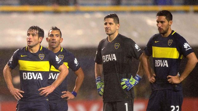 Carlos Tevez analiza si sigue o no en Boca