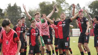 El clásico de la reserva fue para Newells con goleada y jugadores de primera apoyando