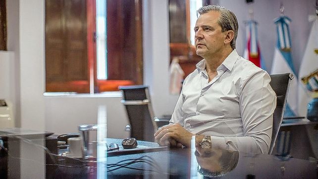 Esta situación trae gravísimos inconvenientes con las bombas tomadoras de agua cruda para proveer de agua potable a toda la ciudad