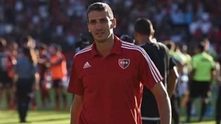 Juan Pablo Vojvoda, en la época en que dirigía a Newells. Hoy lo piden los hinchas de Gremio.