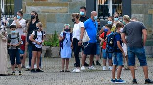Con coronavirus o no, llegó la hora de volver a clases en Europa