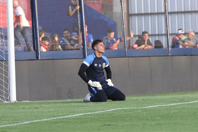 Gaspar Servio arrancó de titular y terminó siendo suplente por bajo rendimiento.