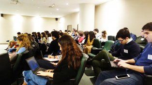 La profesora de inglés María Laura Lauría de Concordia fue elegida para participar de un programa de capacitación en una universidad de Estados Unidos