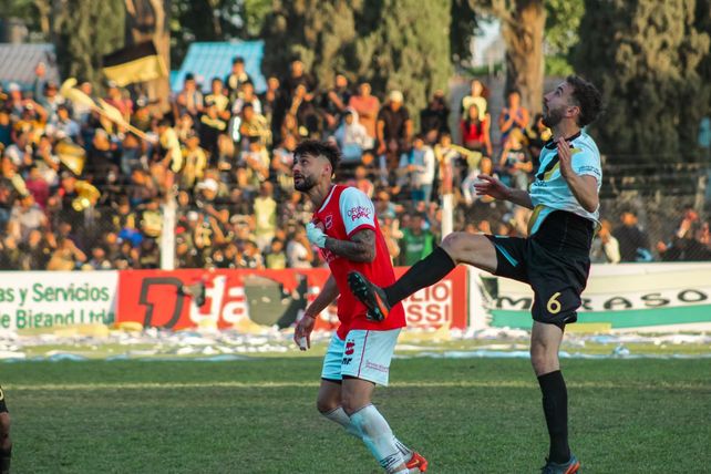 El clásico de Bigand no tuvo final por culpa de los que se disfrazan de hinchas y son delincuentes violentos.