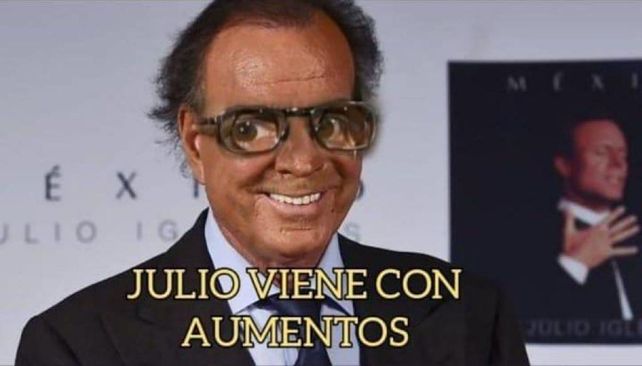 Arrancó julio y la ya tradicional catarata de memes del cantante español Julio Iglesias