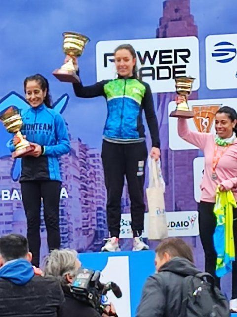 Más de 2.500 participantes le pusieron color y calor al XX Maratón Internacional de la Bandera