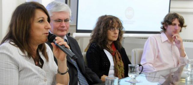 La intendenta está en Brasil donde participará de la cumbre Río+20 adonde lleva documentos elaborados por el Foro Latinoamericano de Desarrollo Sostenible.