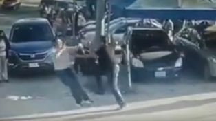 Video: mató de un puñalada al presunto violador de su hija