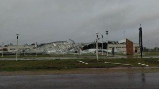 Fuerte tormenta derribó el techo de la termina de ómnibus de Villaguay.