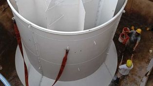 Aguas Santafesinas reemplazó un reactor esencial en el proceso de potabilización.