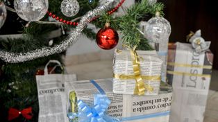 Ideas para envolver y decorar regalos con papel de diario