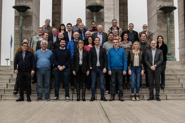 todos unidos. Legisladores