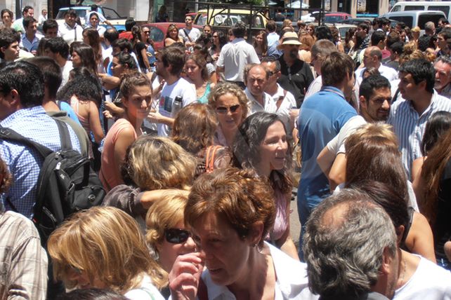 Se conmemoraron los 30 años de democracia en la explanada de la UNL