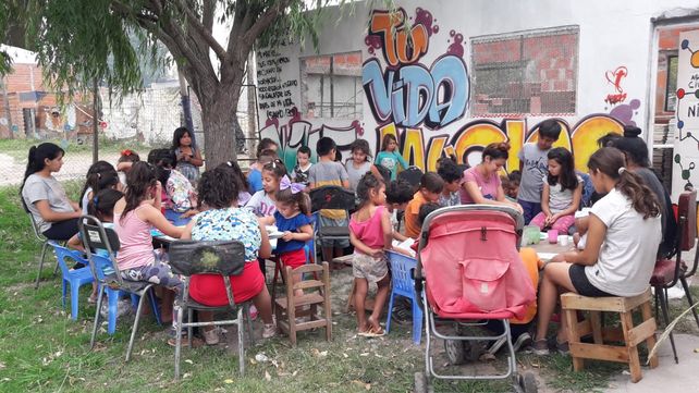 En acción. La contención social de las familias es clave.