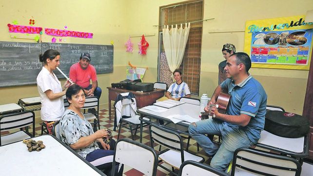 Volver a las aulas. La educación de jóvenes y adultos ha sido poco valorada y reconocida por su aporte a la sociedad.