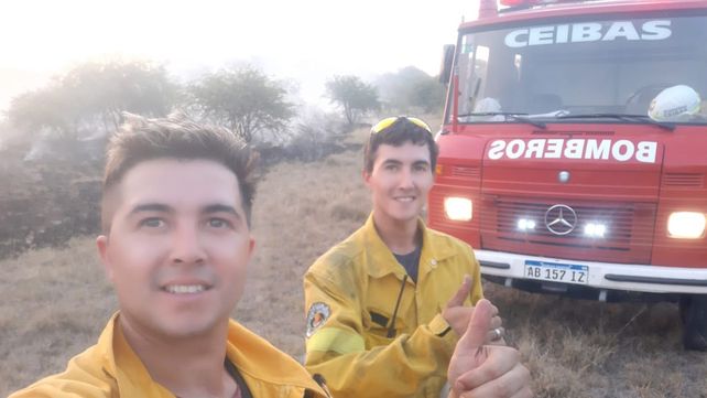 El fuego y el humo asolan el sur de Entre Ríos con incendios en la zona del Delta. Bomberos de Ceibas