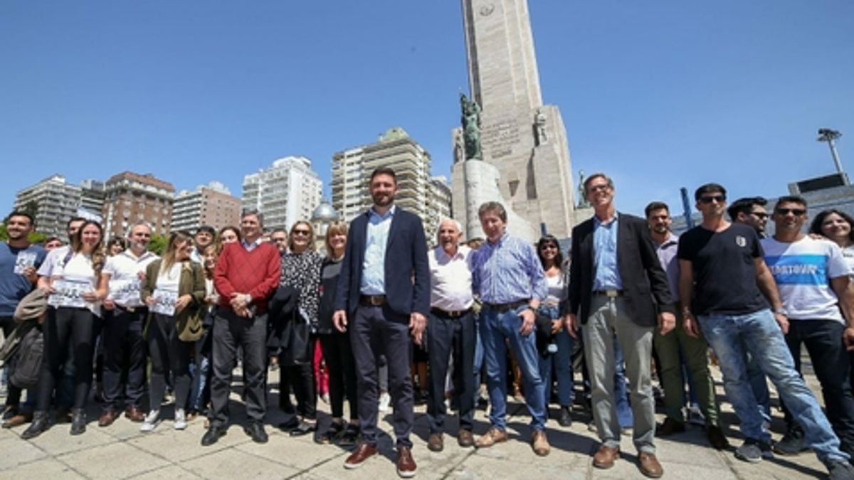 Estevez: Las grandes obras que faltan en Santa Fe son las que sobran en ...