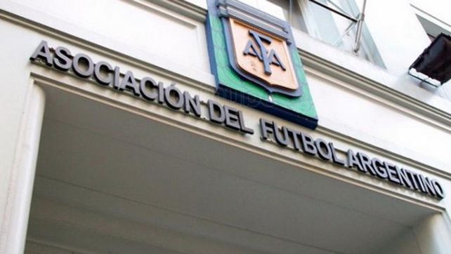 Una nueva escucha para que bajen una sanción a Carlos Tevez sacude a la AFA