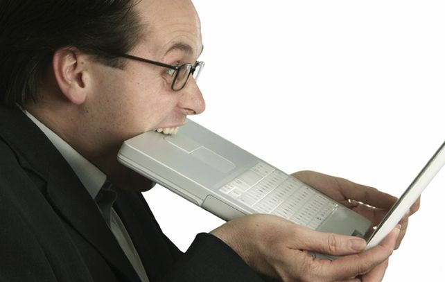 Cuando el hombre se dio cuenta del error en la consulta