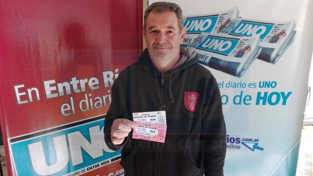 Larga cola en la puerta de LT15 de Concordia