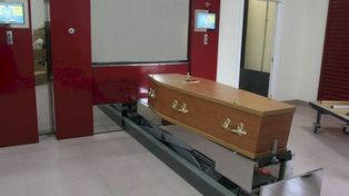 La mujer estaba en el ataúd e iba a ser cremada, pero su hija vio que tenía signos vitales.&nbsp;