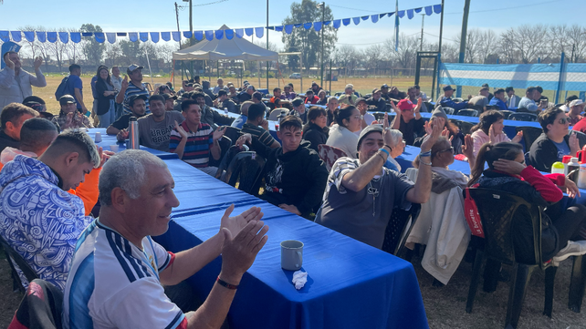 El 9 de Julio también se celebró con locro para quienes asisten a los refugios