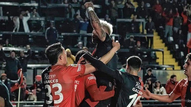 Colón visita a Huracán en otra final por la permanencia