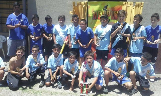 La religión y el deporte se unen en un club de Paraná para formar al semillero