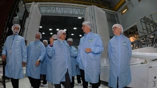 El acuerdo es estrictamente sobre un satélite y es más comercial que tecnológico