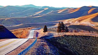 El Camino del Cuadrado, es una ruta ubicada en la región de las Sierras Chicas, en la provincia de Córdoba.