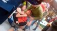 Una mujer experta en artes marciales le dio una paliza al ladrón que le robó el celular