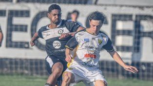 Un partido del ascenso terminó con un futbolista detenido por un gesto racista