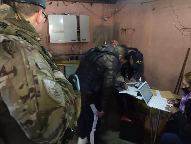 Dinero en efectivo fue secuestrado en una de las casas allanadas por la AIC.