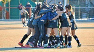 Las chicas de Diamantino festejaron en Talleres el campeonato.