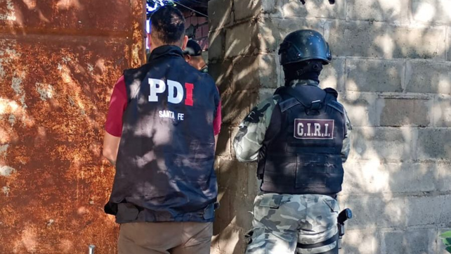 Personal de PDI en el lugar donde detuvieron al acusado por el crimen de Joel Elías Ruiz&nbsp;