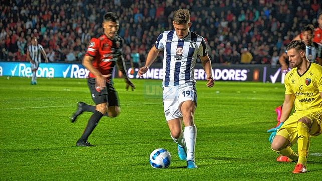 Federico Girotti marcó el primer gol de Talleres.