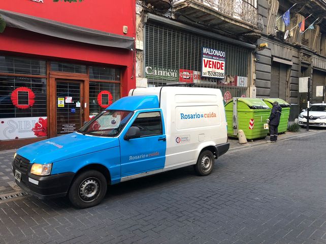 Los censistas empezaron a recorrer las calles de la ciudad casi desiertas