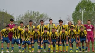 Campeones. Marcelo Trivisonno estuvo a cargo de la octava división que se quedó con el torneo Apertura en la Rosarina