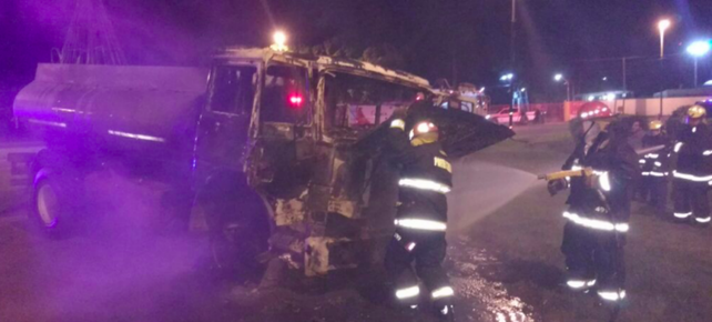 Un camión quiso pasar a toda velocidad y en una mala maniobra atropelló a un compañero