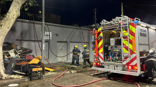 Bomberos Zapadores y Voluntarios trabajan en Sorrento al 900.&nbsp;