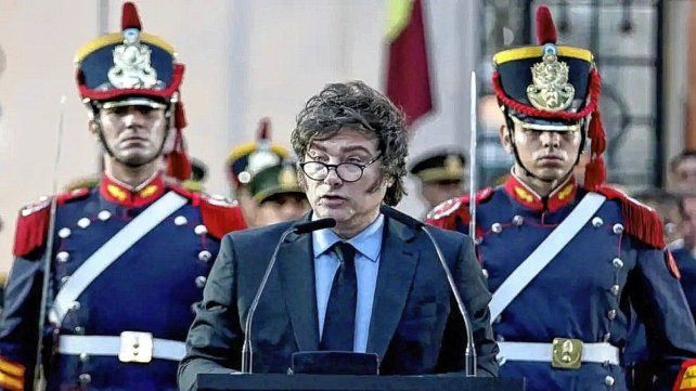 El presidente javier Milei en el 213º aniversario de la creación del Regimiento Granaderos a Caballos por el General José de San Martín El presidente javier Milei en el 213º aniversario de la creación del Regimiento Granaderos a Caballos por el General José de San Martín