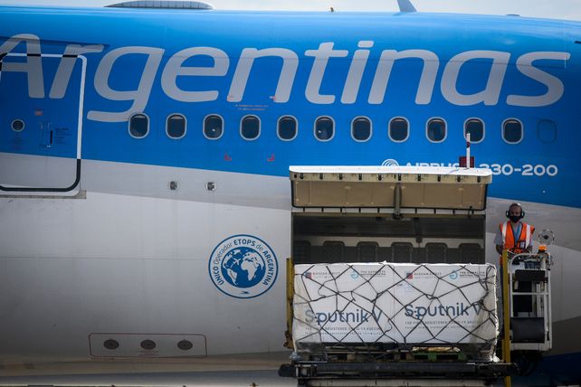Llegaron 300 mil dosis Sputnik y se espera para este jueves un millón de Sinopharm