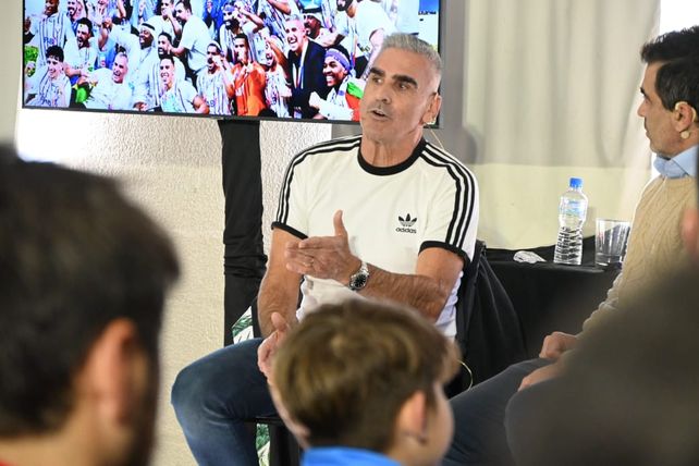 Gustavo Nepote brindó una clínica para arqueros: Es un honor estar acá donde inició todo para mí