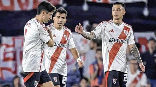 River debuta en el Mundial de Clubes. River debuta en el Mundial de Clubes.