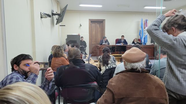 La sala de audiencias del Juzgado Federal de Rosario se colmó de representantes de organizaciones ambientalistas y vecinos de pueblos fumigados.
