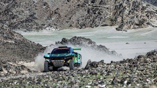 El shakedown previo al Dakar 2026 mostró las primeras imágenes de los vehículos en el desierto.