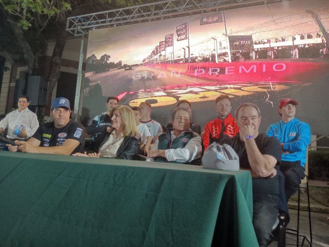 TC Pick Up y más: el automovilismo toma la ciudad de Paraná este fin de semana. Este viernes fue la presentación.