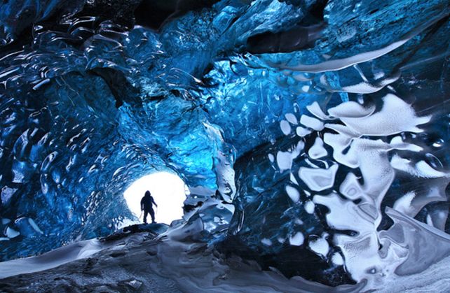 Cueva de hielo en Alaska